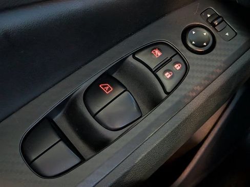 Used 2024 Nissan Altima 2.5 SV FWD image 22