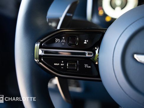 Used 2025 Aston Martin DB12 Coupe RWD image 27