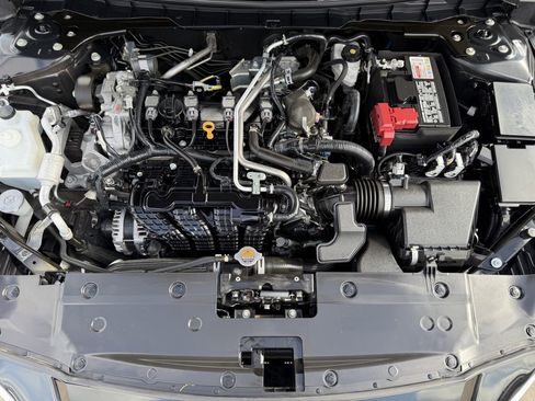 Used 2025 Nissan Altima 2.5 SV FWD image 30