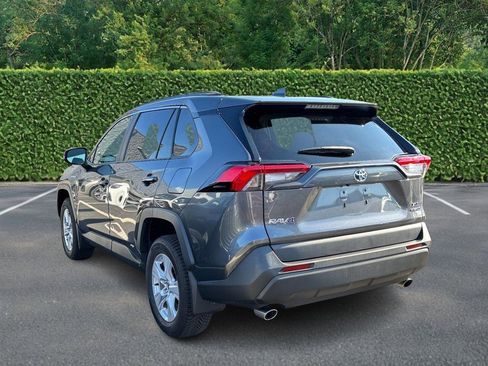 Used 2021 Toyota RAV4 XLE w/ Convenience Package image 4