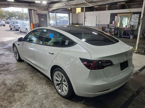 Used 2023 Tesla Model 3 Standard Range image 4