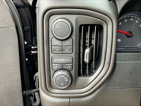 Used 2022 Chevrolet Silverado 1500 Custom AWD/4WD image 36
