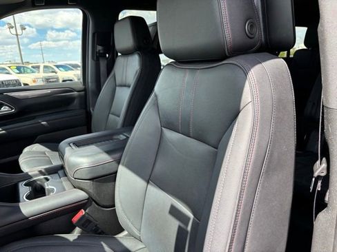 Used 2023 Chevrolet Suburban RST w/ Luxury Package AWD/4WD image 13