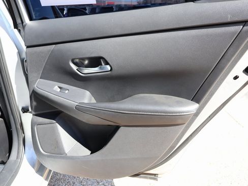 Used 2022 Nissan Sentra SV image 12