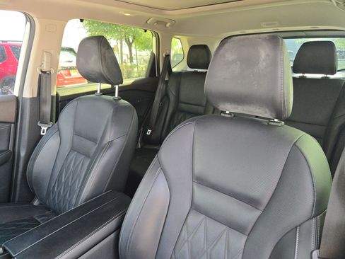 Used 2023 Nissan Rogue Platinum w/ Platinum Premium Package image 9