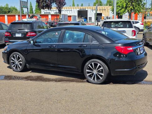 Used 2012 Chrysler 200 Touring w/ Sun/Sound Group FWD image 28