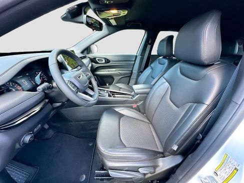 New 2026 Jeep Compass Latitude image 14