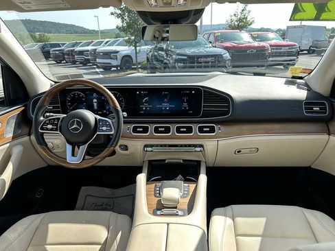 Used 2022 Mercedes-Benz GLS 450 4MATIC image 16