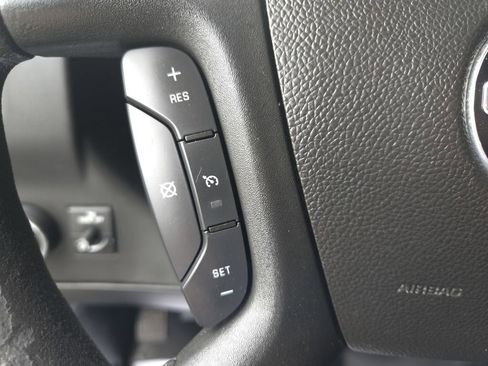 Used 2017 GMC Savana 3500 image 17