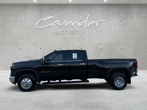 Used 2025 Chevrolet Silverado 3500 LTZ w/ LTZ Plus Package AWD/4WD image 13