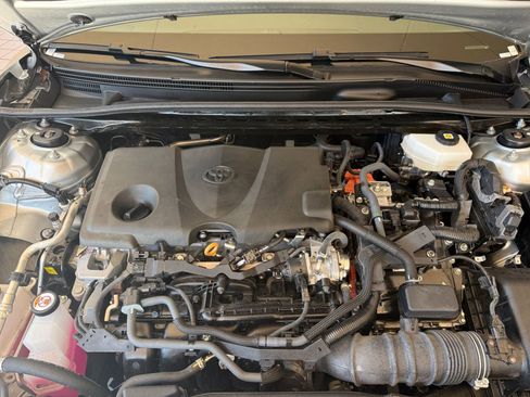 Used 2025 Toyota Camry LE image 25