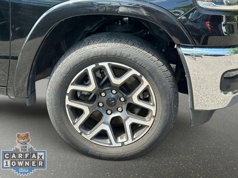 Used 2025 RAM 1500 Laramie AWD/4WD image 11