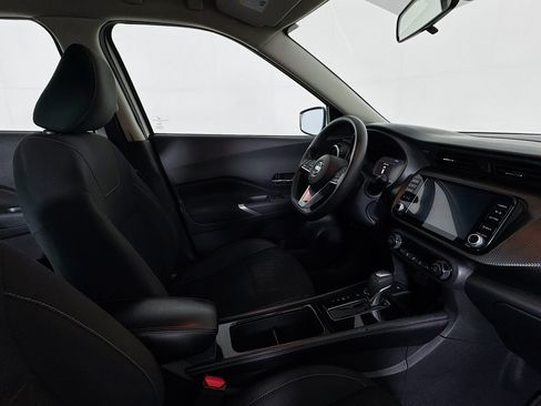 Used 2021 Nissan Kicks SV FWD image 28