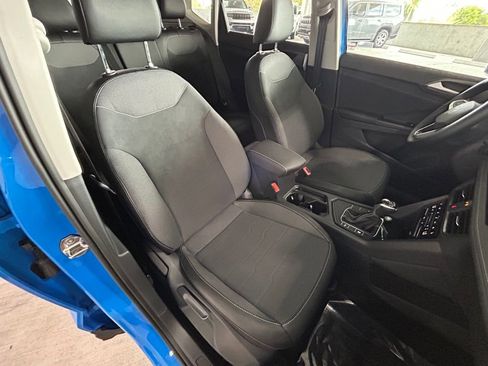 Used 2025 Volkswagen Taos SE image 36