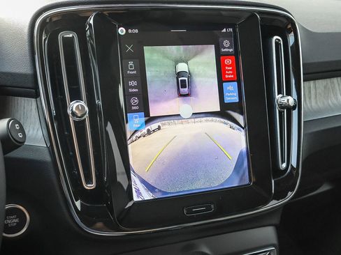 New 2026 Volvo XC40 B5 Plus w/ Climate Package AWD/4WD image 37