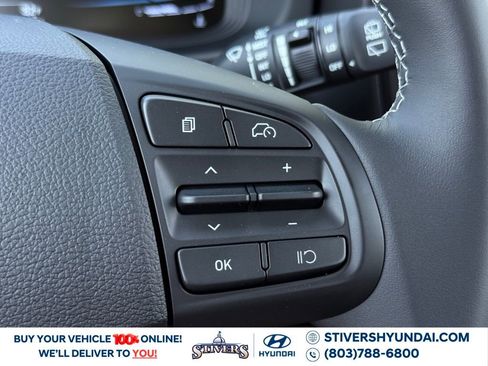 Certified 2025 Hyundai Venue SEL image 25