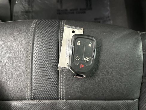 Used 2023 Chevrolet Silverado 2500 High Country w/ Z71 Off-Road Package image 39