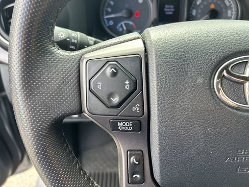 Used 2020 Toyota Tacoma TRD Off-Road w/ Technology Package AWD/4WD image 15