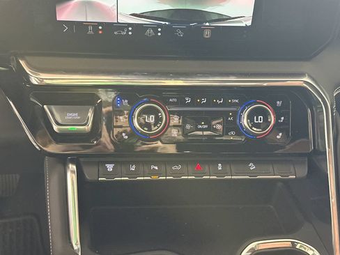 Used 2025 GMC Sierra 2500 Denali Ultimate AWD/4WD image 6