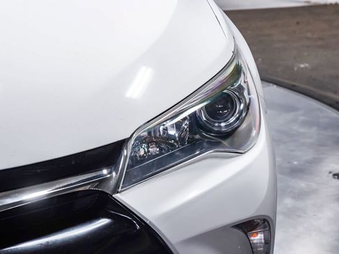 Used 2017 Toyota Camry SE FWD image 7