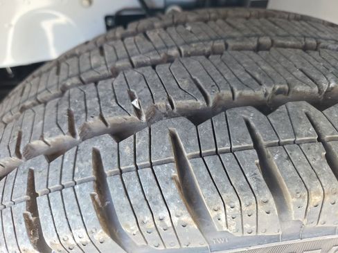 New 2025 Ford Transit 250 148 Medium Roof image 28