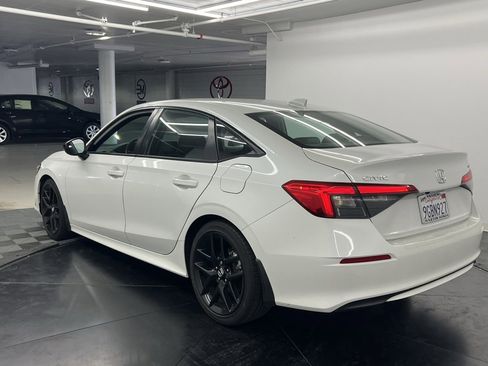 Used 2023 Honda Civic Sport image 4