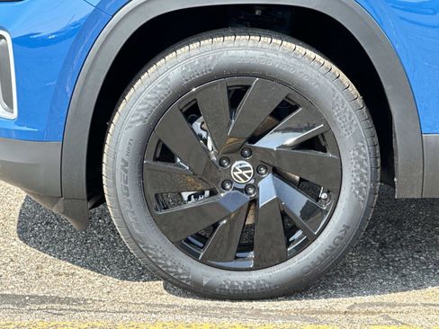 New 2026 Volkswagen Atlas SE image 9