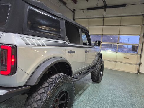 Used 2022 Ford Bronco Black Diamond image 10