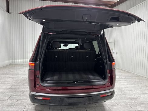 Used 2022 Jeep Wagoneer Series III w/ Premium Group I RWD image 27