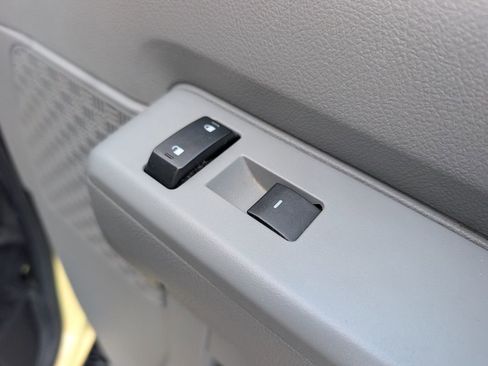 Used 2019 Ford E-450 and Econoline 450 Super Duty w/ Power Windows & Locks Group image 32