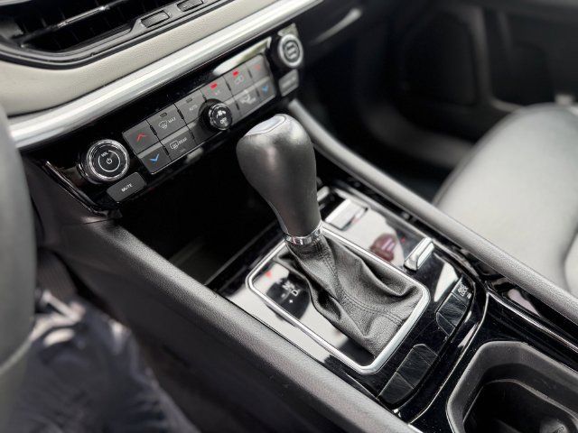 Used 2024 Jeep Compass Limited AWD/4WD image 23