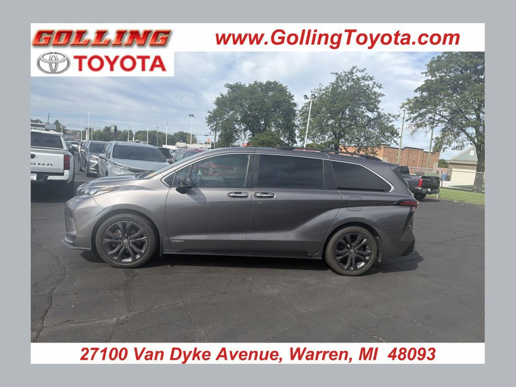 Used 2021 Toyota Sienna XSE w/ XSE Plus Package FWD image 1