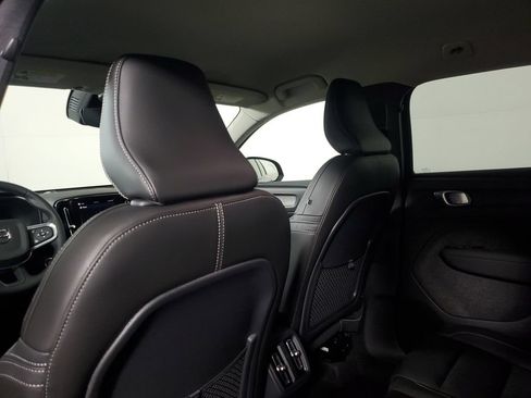 Certified 2026 Volvo XC40 B5 Core w/ Climate Package AWD/4WD image 16