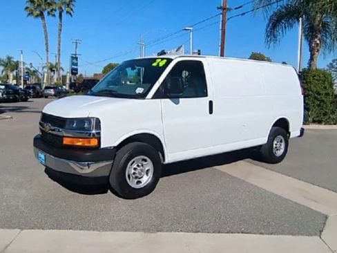 Used 2024 Chevrolet Express 2500 w/ Driver Convenience Package image 4