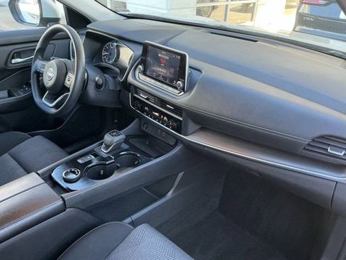 Used 2024 Nissan Rogue SV image 18