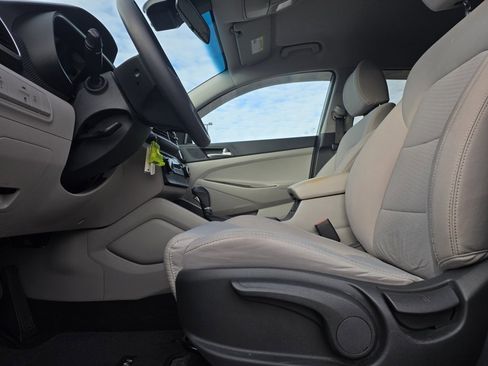 Used 2020 Hyundai Tucson SE image 11