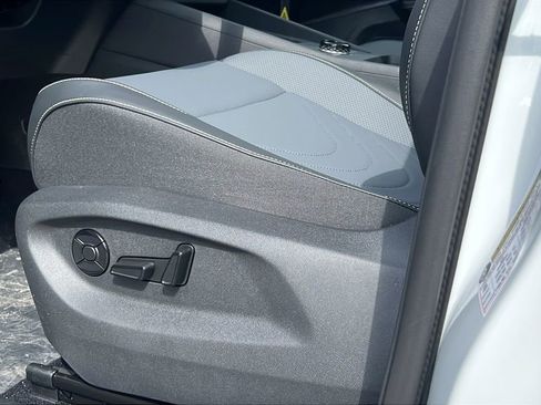 New 2026 Volkswagen Tiguan SE R-Line AWD/4WD image 19