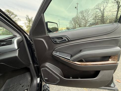 Used 2017 Chevrolet Tahoe LT image 37