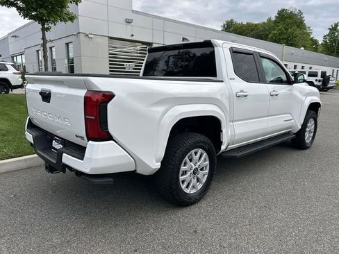 Used 2025 Toyota Tacoma SR5 w/ SR5 Upgrade Package AWD/4WD image 8
