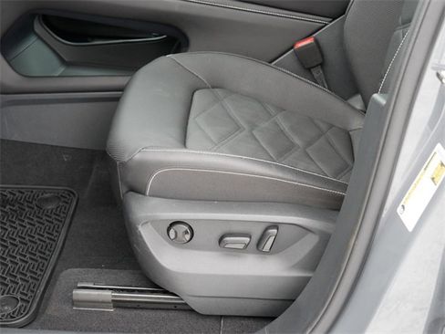 Certified 2025 Volkswagen Atlas SE image 14