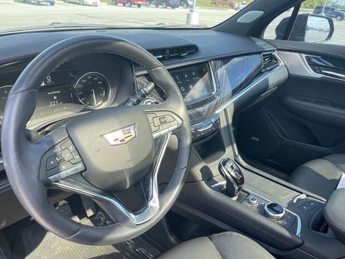 Certified 2024 Cadillac XT6 Premium Luxury w/ LPO, Floor Liner Package AWD/4WD image 10