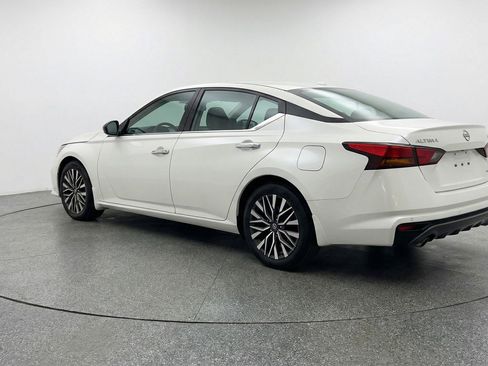Used 2025 Nissan Altima 2.5 SV image 6