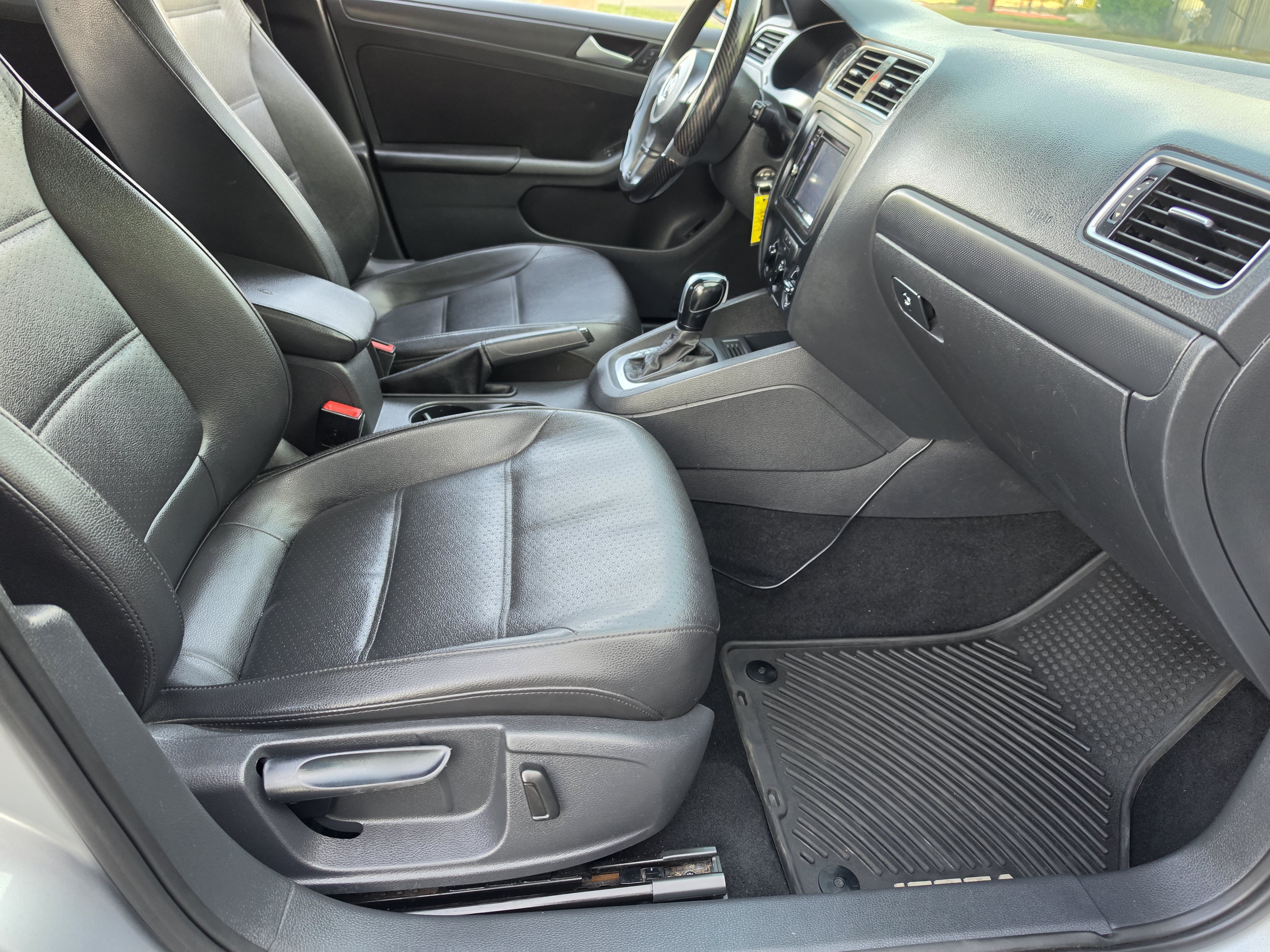 Used 2014 Volkswagen Jetta SE FWD image 13