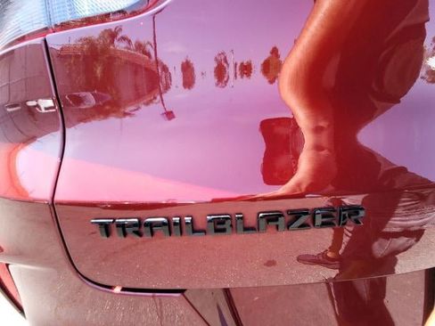 Used 2023 Chevrolet TrailBlazer RS w/ Convenience Package FWD image 29