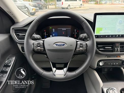 New 2026 Ford Escape SE FWD image 17