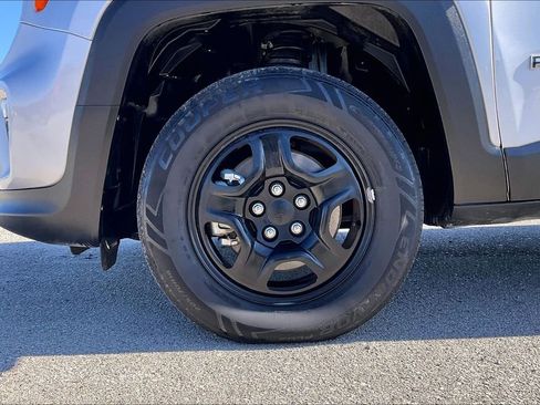 Used 2021 Jeep Renegade Sport image 35