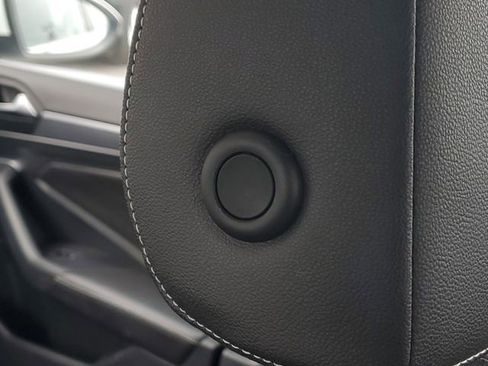 Used 2023 Volkswagen Jetta SE image 25