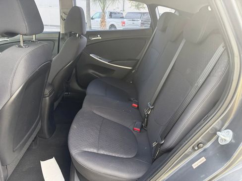 Used 2013 Hyundai Accent SE FWD image 9