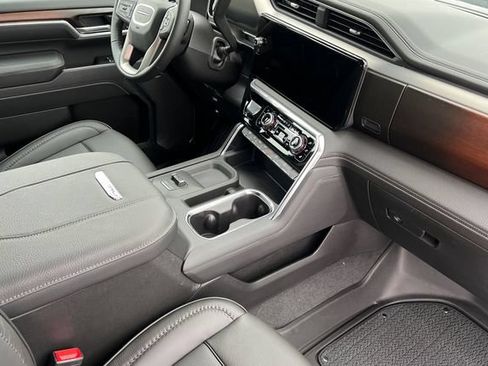 New 2026 GMC Sierra 2500 Denali w/ Denali Reserve Package AWD/4WD image 16