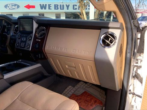 Used 2015 Ford F250 Lariat w/ Chrome Package image 18